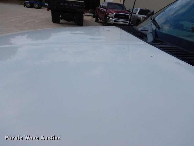 image for item DJ7669 1999 Ford F450 Super Duty XLT  utility / service truck