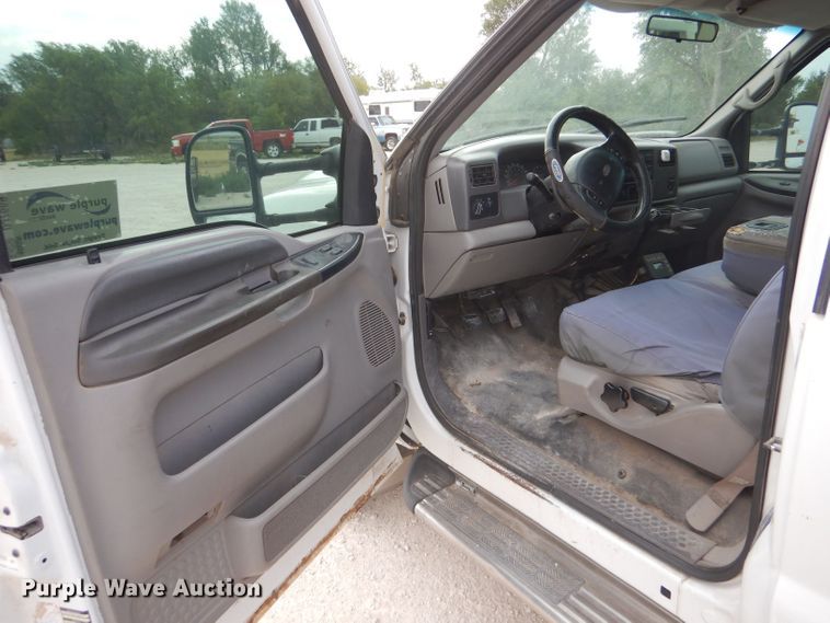 image for item DJ7669 1999 Ford F450 Super Duty XLT  utility / service truck