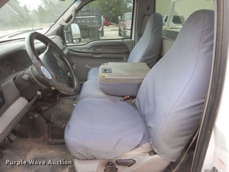 image for item DJ7669 1999 Ford F450 Super Duty XLT  utility / service truck