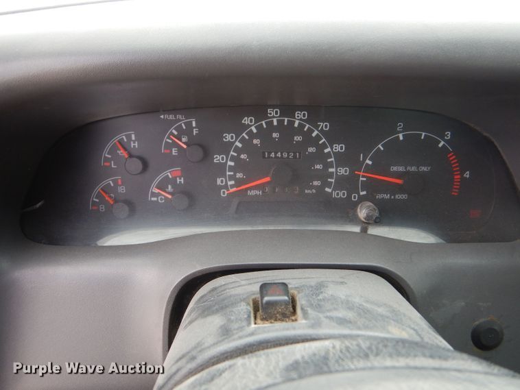 image for item DJ7669 1999 Ford F450 Super Duty XLT  utility / service truck