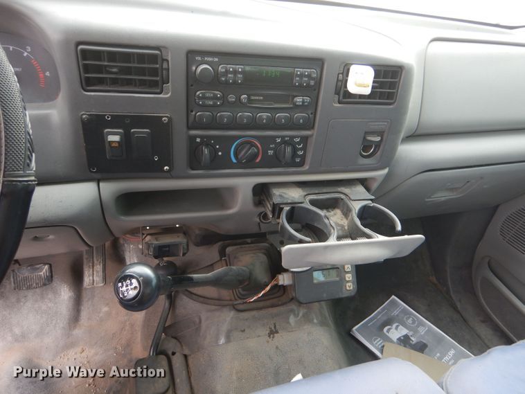 image for item DJ7669 1999 Ford F450 Super Duty XLT  utility / service truck