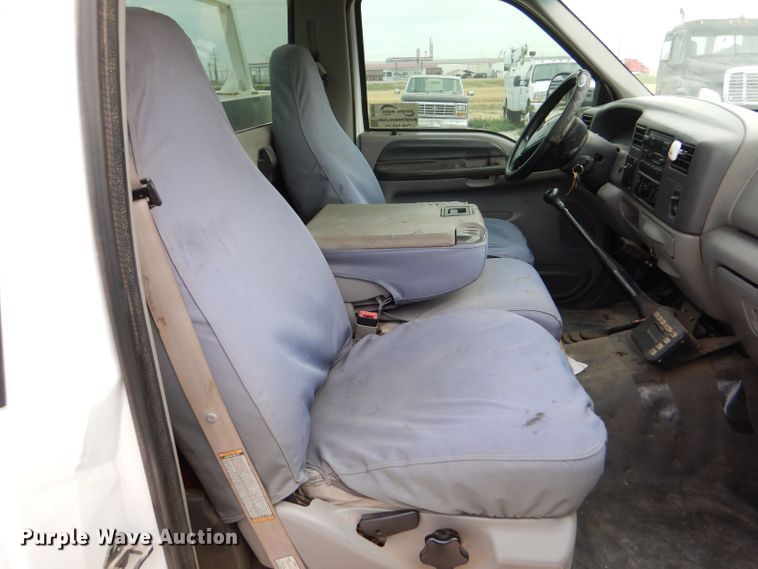 image for item DJ7669 1999 Ford F450 Super Duty XLT  utility / service truck