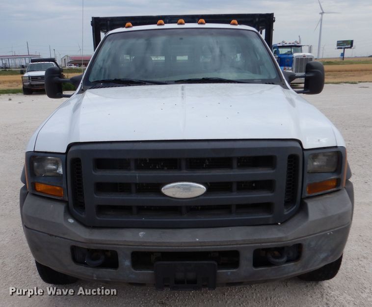 image for item DJ7670 2005 Ford F450 Super Duty XL  flatbed truck