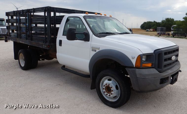 image for item DJ7670 2005 Ford F450 Super Duty XL  flatbed truck