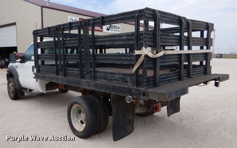 image for item DJ7670 2005 Ford F450 Super Duty XL  flatbed truck