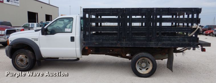 image for item DJ7670 2005 Ford F450 Super Duty XL  flatbed truck