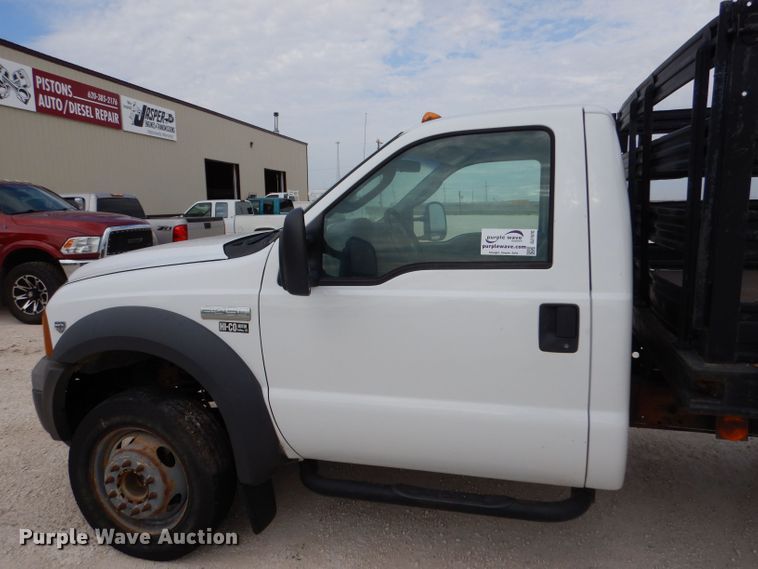 image for item DJ7670 2005 Ford F450 Super Duty XL  flatbed truck