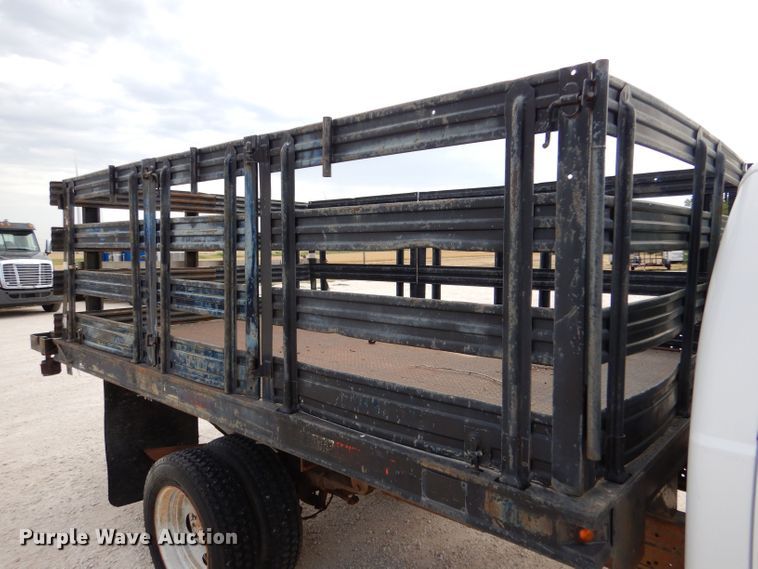 image for item DJ7670 2005 Ford F450 Super Duty XL  flatbed truck