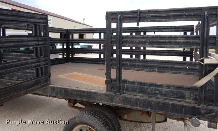 image for item DJ7670 2005 Ford F450 Super Duty XL  flatbed truck