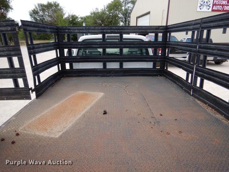 image for item DJ7670 2005 Ford F450 Super Duty XL  flatbed truck