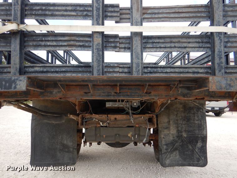 image for item DJ7670 2005 Ford F450 Super Duty XL  flatbed truck