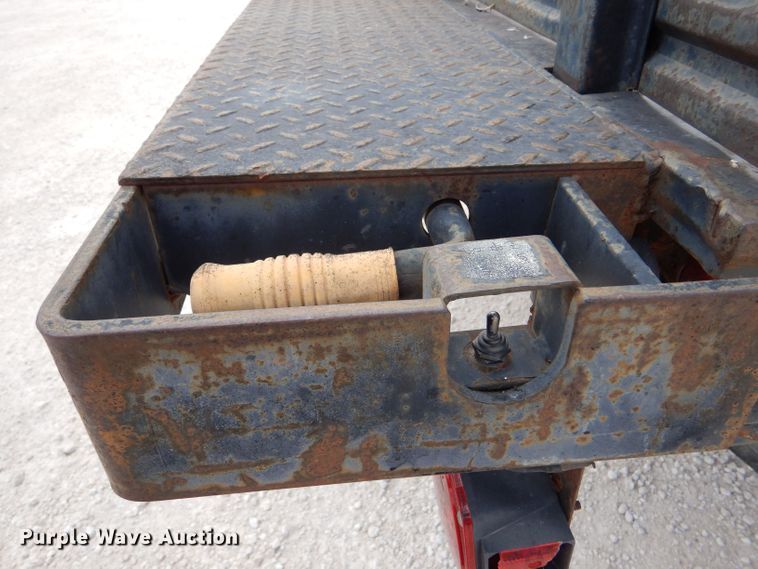 image for item DJ7670 2005 Ford F450 Super Duty XL  flatbed truck