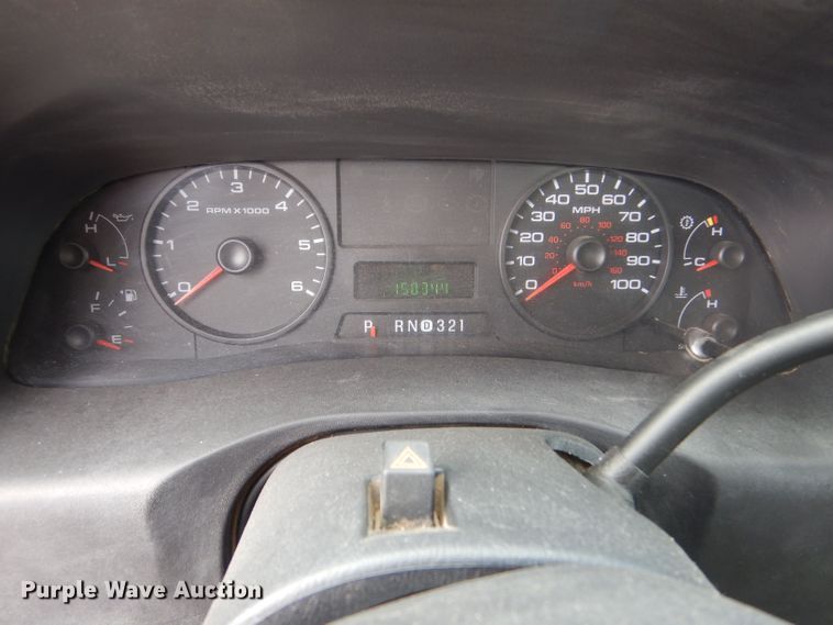 image for item DJ7670 2005 Ford F450 Super Duty XL  flatbed truck