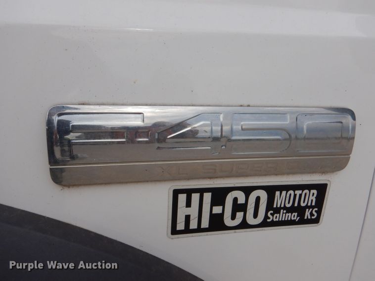 image for item DJ7670 2005 Ford F450 Super Duty XL  flatbed truck