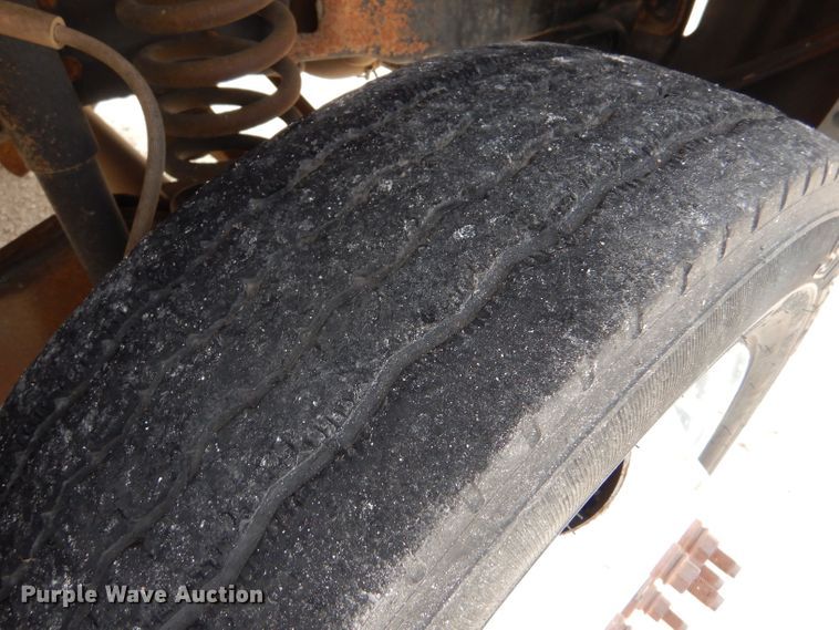 image for item DJ7670 2005 Ford F450 Super Duty XL  flatbed truck