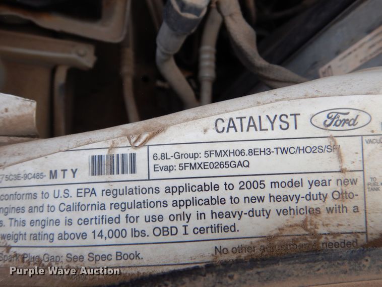 image for item DJ7670 2005 Ford F450 Super Duty XL  flatbed truck