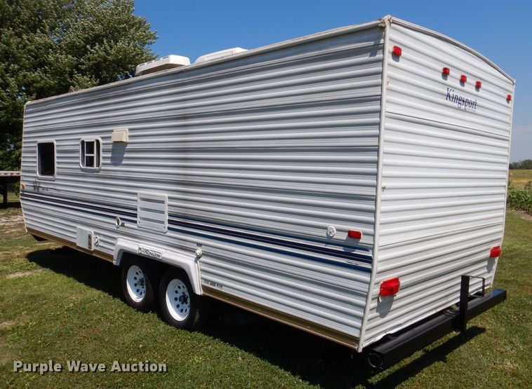 image for item DK2019 2004 Gulf Stream Kingsport  camper