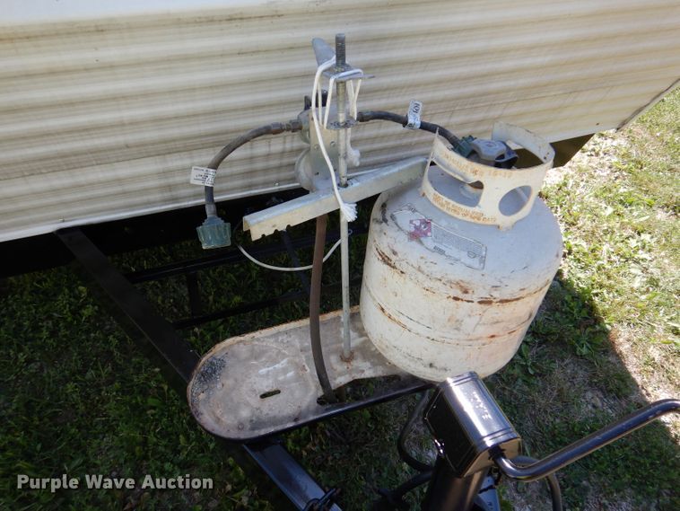 image for item DK2019 2004 Gulf Stream Kingsport  camper