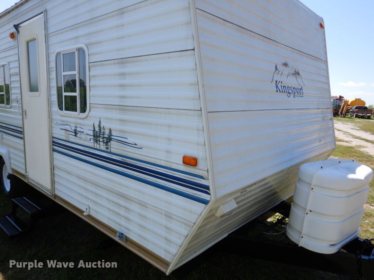 image for item DK2019 2004 Gulf Stream Kingsport  camper