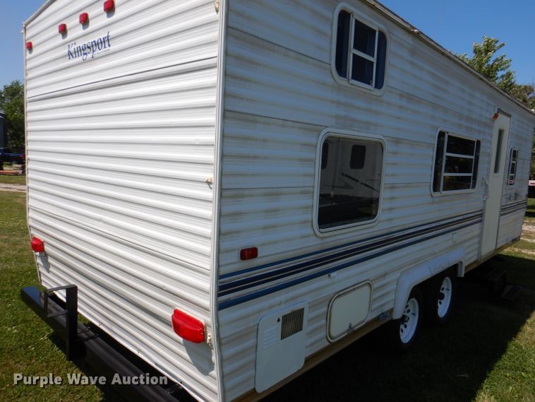 image for item DK2019 2004 Gulf Stream Kingsport  camper