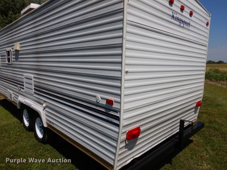 image for item DK2019 2004 Gulf Stream Kingsport  camper