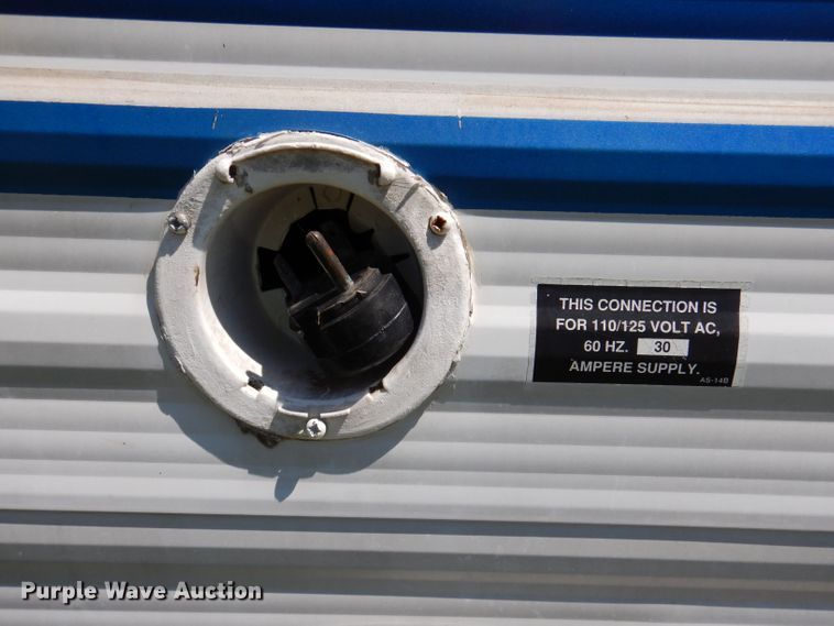 image for item DK2019 2004 Gulf Stream Kingsport  camper