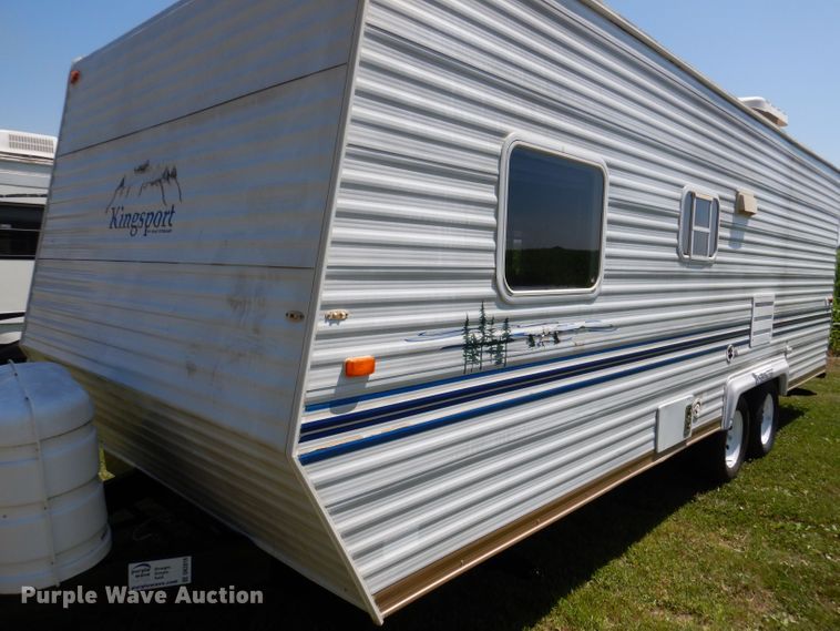 image for item DK2019 2004 Gulf Stream Kingsport  camper