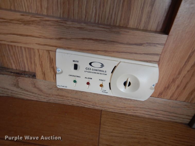 image for item DK2019 2004 Gulf Stream Kingsport  camper