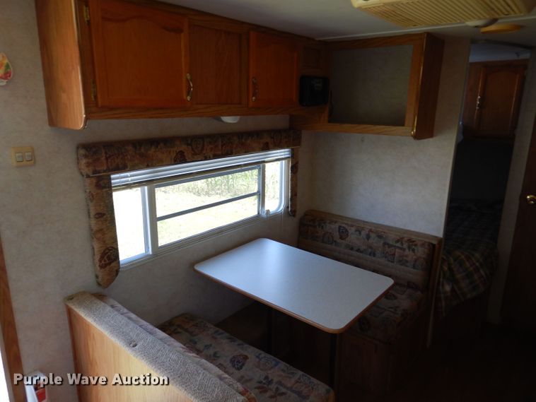 image for item DK2019 2004 Gulf Stream Kingsport  camper