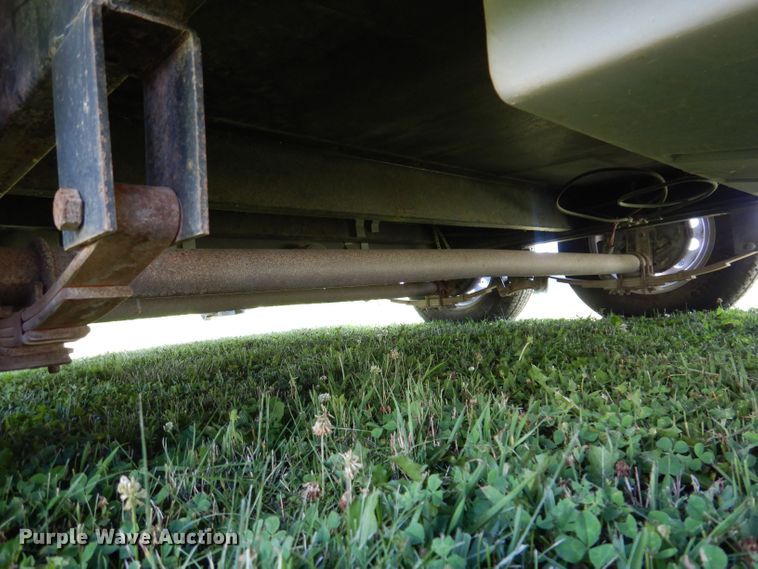 image for item DK2019 2004 Gulf Stream Kingsport  camper