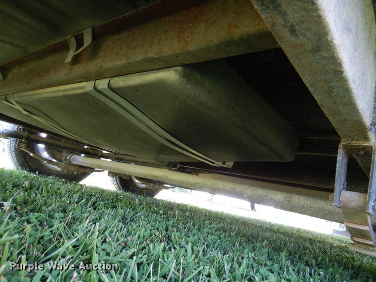 image for item DK2019 2004 Gulf Stream Kingsport  camper