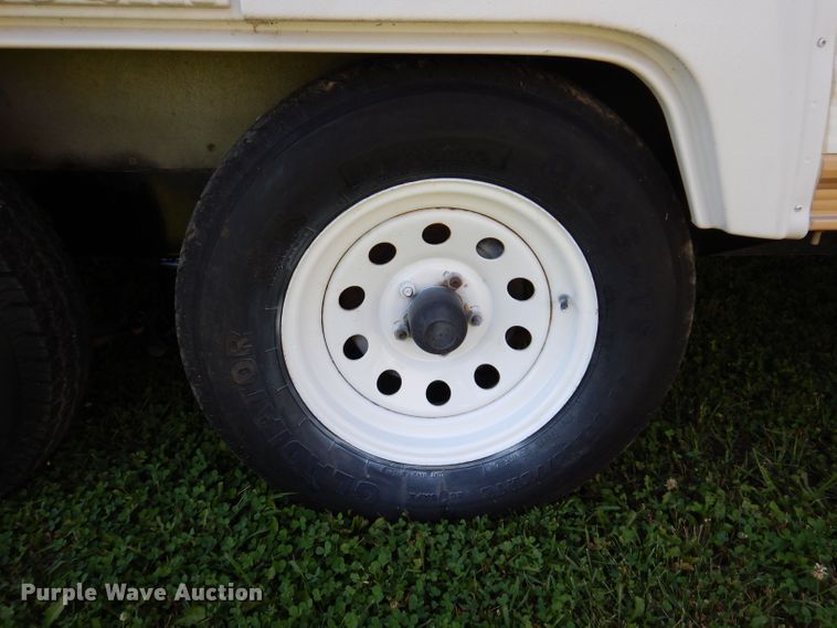 image for item DK2019 2004 Gulf Stream Kingsport  camper