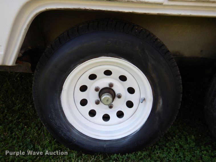 image for item DK2019 2004 Gulf Stream Kingsport  camper