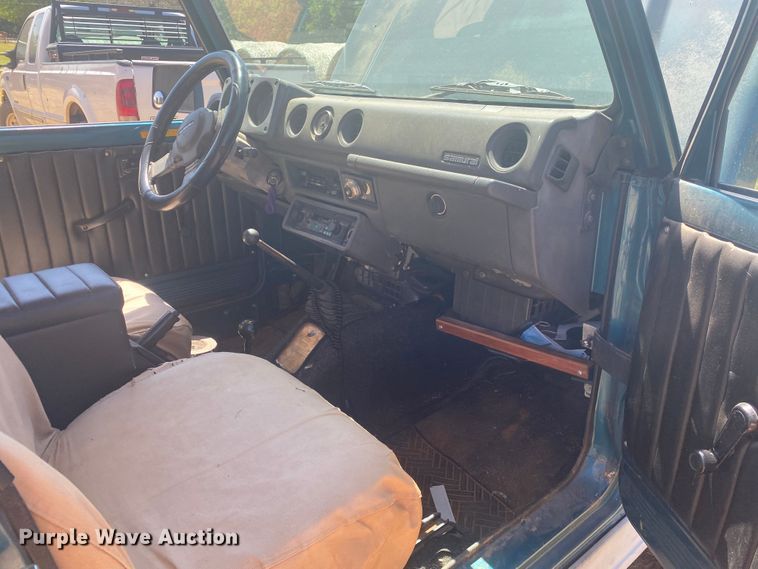 image for item DK6281 1988 Suzuki Samurai  SUV