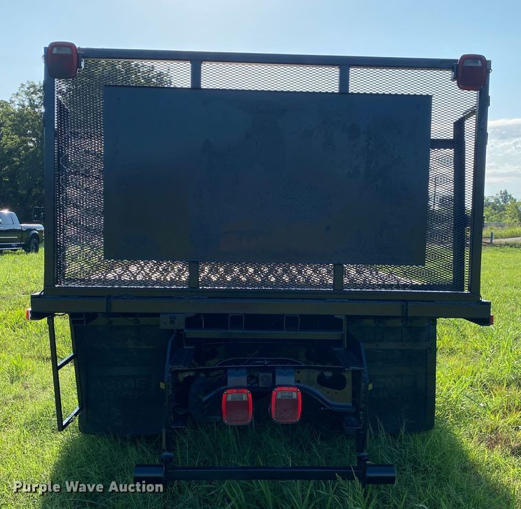 image for item DK6350 2002 International 2574  flatbed truck