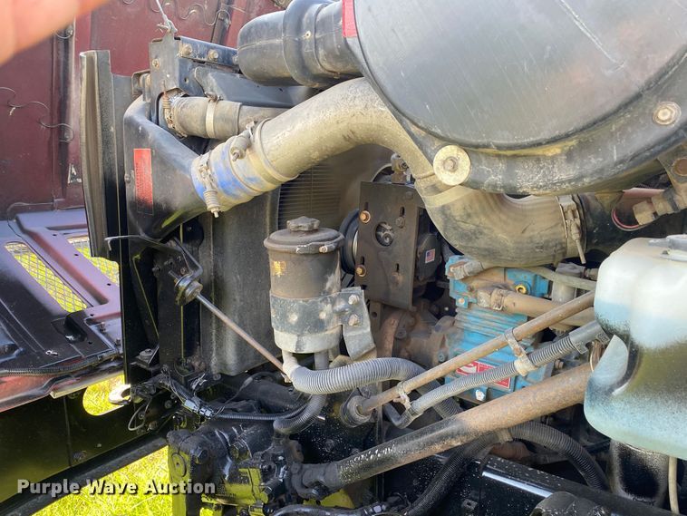 image for item DK6350 2002 International 2574  flatbed truck