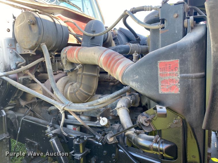 image for item DK6350 2002 International 2574  flatbed truck