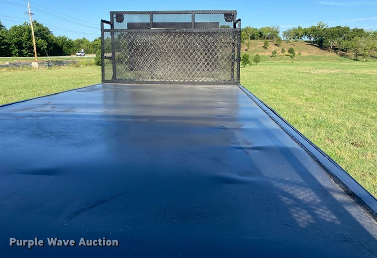 image for item DK6350 2002 International 2574  flatbed truck