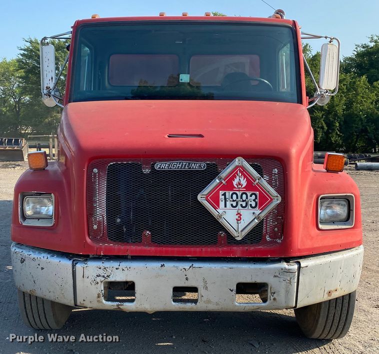 image for item DK6351 1995 Freightliner FL70  fuel truck