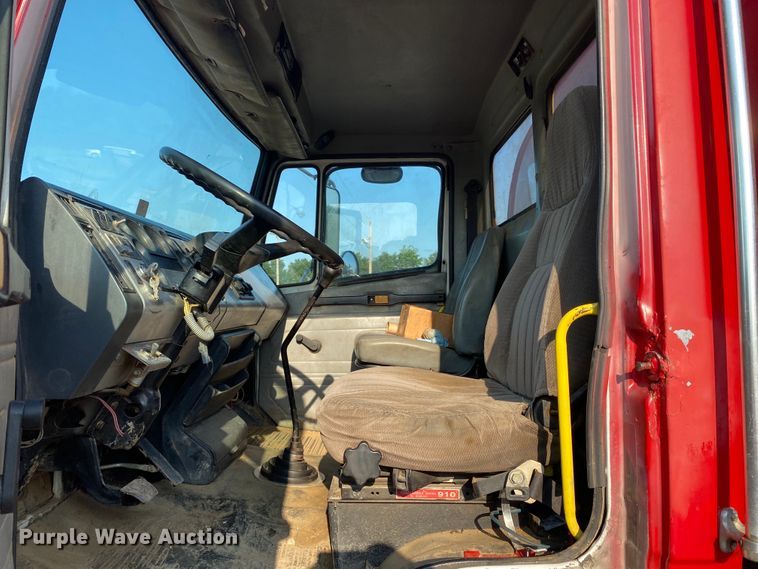 image for item DK6351 1995 Freightliner FL70  fuel truck