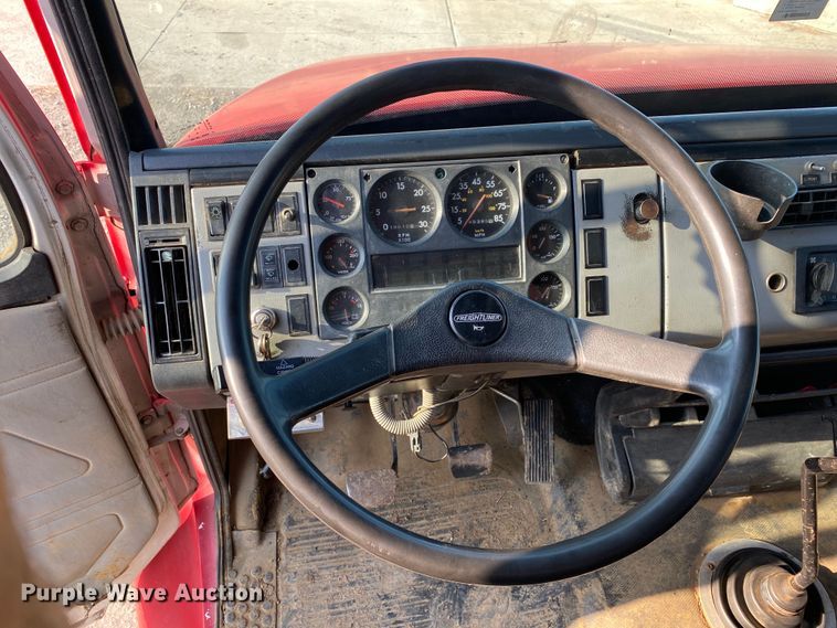 image for item DK6351 1995 Freightliner FL70  fuel truck