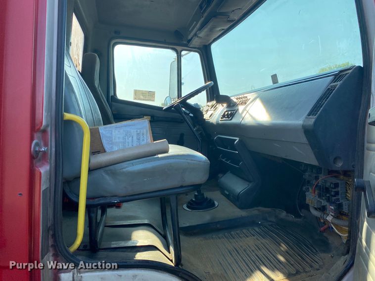 image for item DK6351 1995 Freightliner FL70  fuel truck