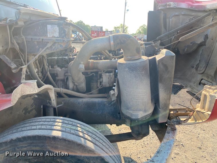 image for item DK6351 1995 Freightliner FL70  fuel truck