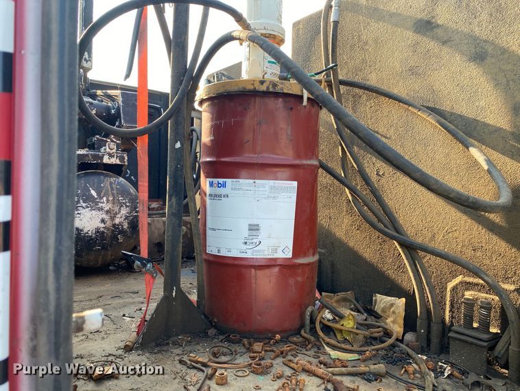 image for item DK6351 1995 Freightliner FL70  fuel truck