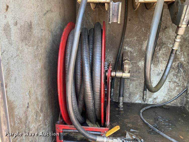 image for item DK6351 1995 Freightliner FL70  fuel truck