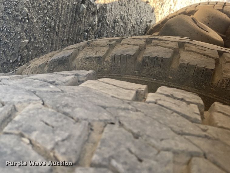 image for item DK6351 1995 Freightliner FL70  fuel truck