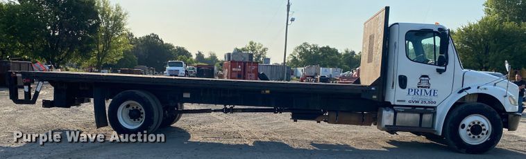 image for item DK6352 2006 Freightliner Business Class M2  flatbed truck