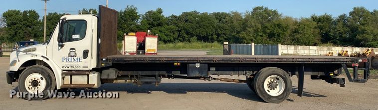 image for item DK6352 2006 Freightliner Business Class M2  flatbed truck