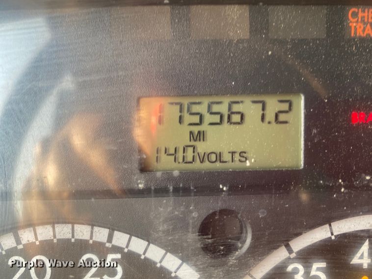 image for item DK6352 2006 Freightliner Business Class M2  flatbed truck