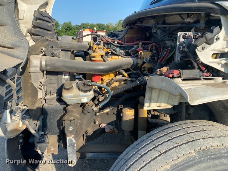 image for item DK6352 2006 Freightliner Business Class M2  flatbed truck